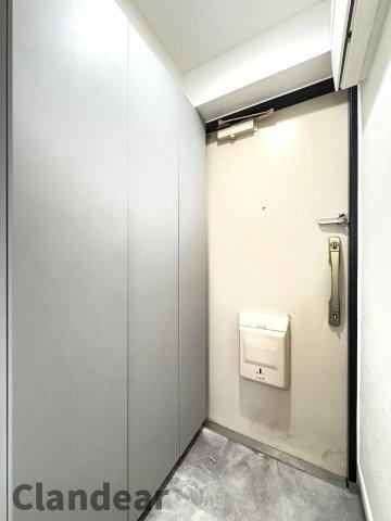 グリーンパーク第５綾瀬マンションの玄関|ドキドキの新生活も、安心してスタート。ぴったりの住まいを見つけませんか？クランディアが一緒に住まい選びをサポートします‼　まずは、お気軽にお問合せください　＃クランディア