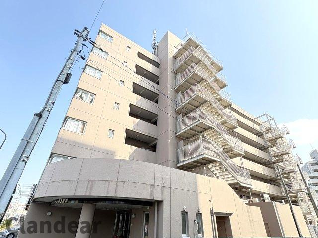 グリーンパーク第５綾瀬マンションの外観|ドキドキの新生活も、安心してスタート。ぴったりの住まいを見つけませんか？クランディアが一緒に住まい選びをサポートします‼　まずは、お気軽にお問合せください　＃クランディア