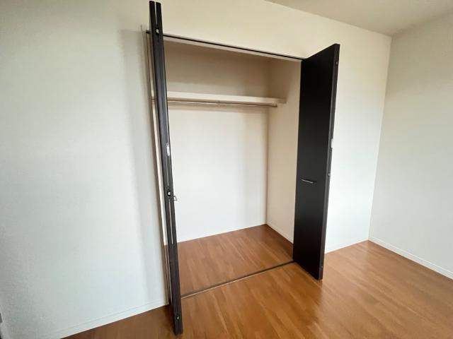 アムール壱番館の収納|洋室クローゼット