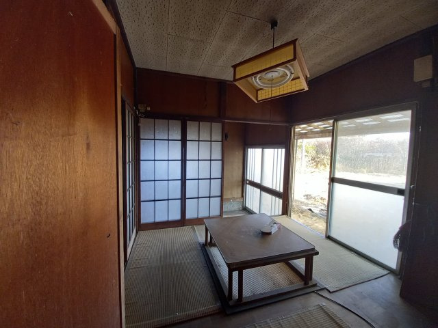 さくら市下河戸　建物付き土地の居間・リビング