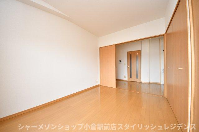 ニューシティアパートメンツ南小倉Ⅱの寝室