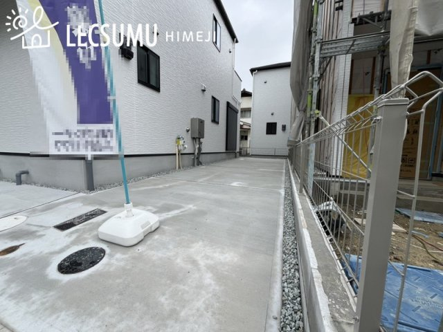 姫路市西庄/新築戸建の駐車場