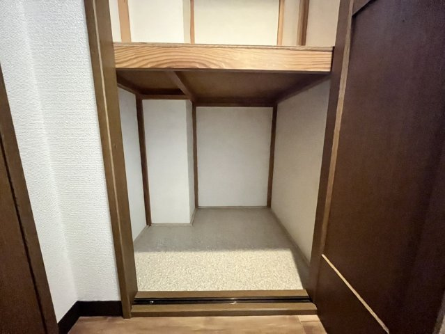 ビラ菱屋西のエントランス