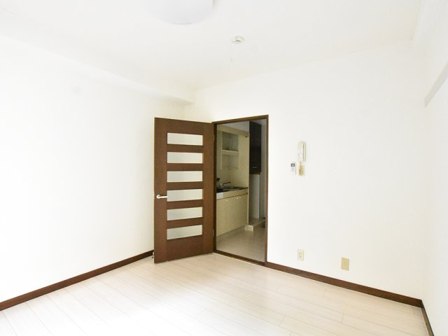 【居間・リビング】 | ARK高円寺 | 別室の写真を使用しております。現況優先となります。