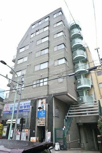 ツインパレスの外観