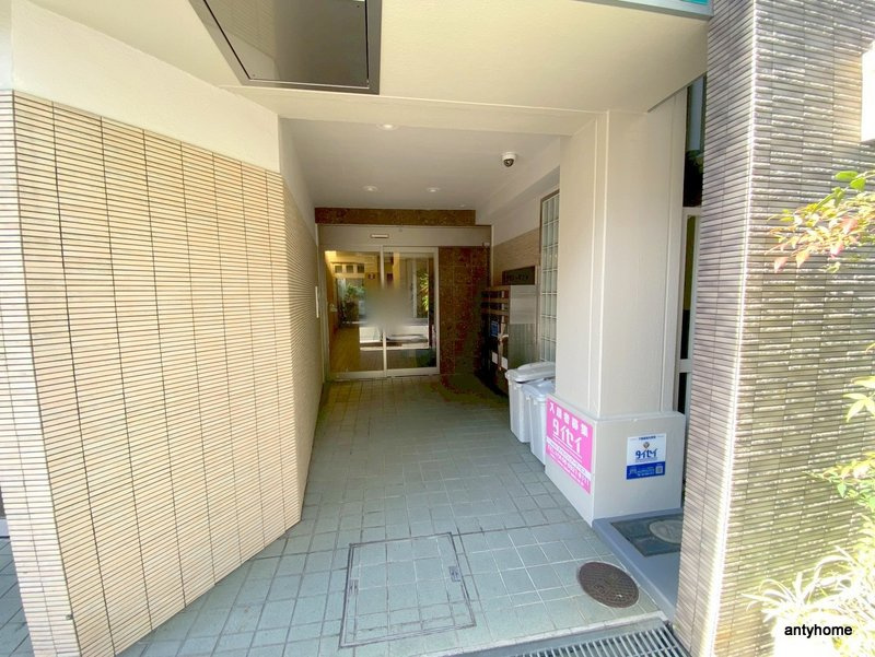 R CUBE 大国町　仲介手数料無料のエントランス