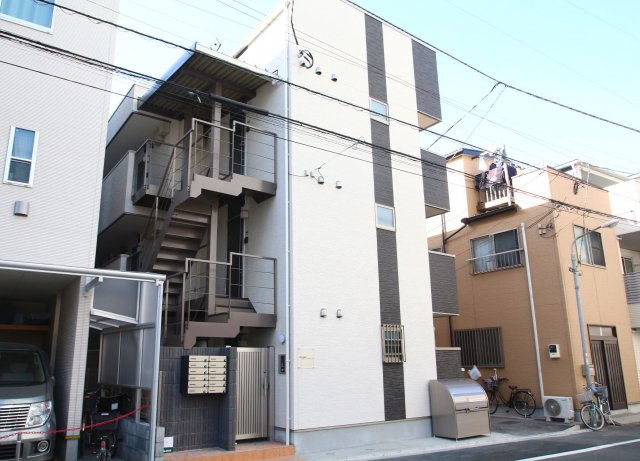 AT EASE東日暮里の外観