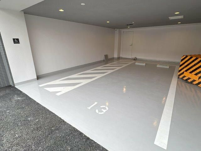 ＧＥＮＯＶＩＡ谷塚の駐車場
