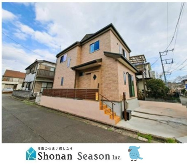 【外観】 | 2022年築の２LDK築浅戸建◎南西×北西角地☆　　　　　　　　　
千本桜地区で、春にはお花見が楽しめます♪