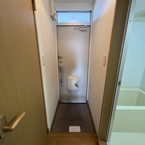 母恋グランドハイツの玄関
