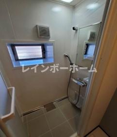 志木住宅のシャワールーム