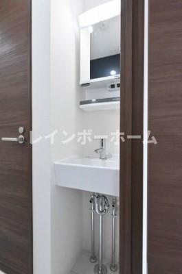 グランクオール千住仲町の独立洗面台