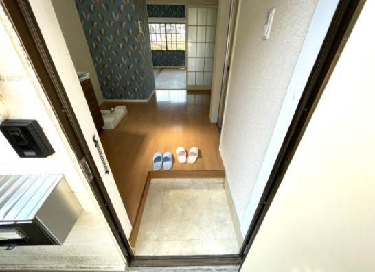川崎市多摩区南生田７丁目のアパートの玄関