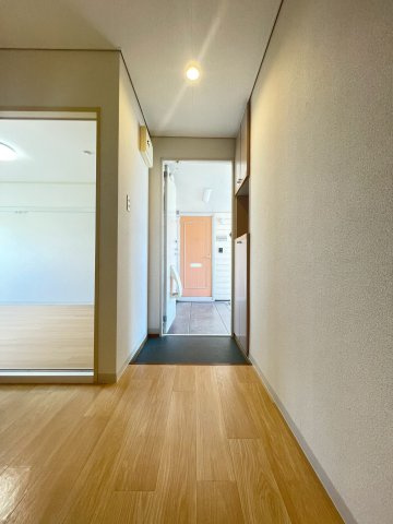 ホワイティハイツの玄関