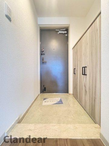 東川口パークホームズの玄関|ドキドキの新生活も、安心してスタート。ぴったりの住まいを見つけませんか？クランディアが一緒に住まい選びをサポートします‼　まずは、お気軽にお問合せください　＃クランディア