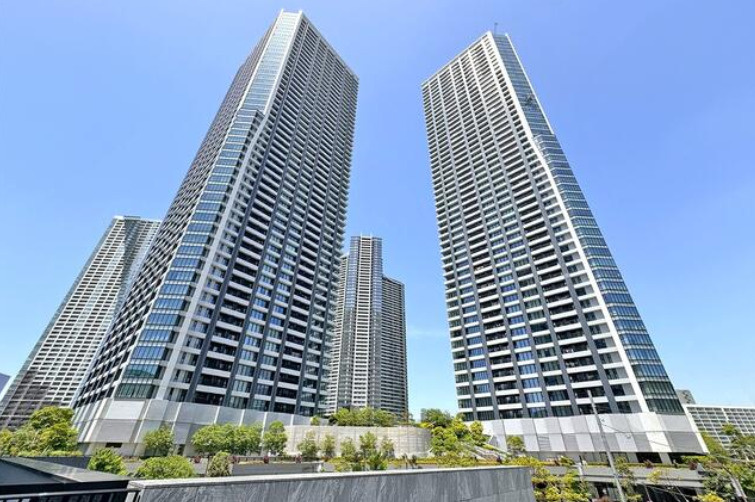 DEUX TOURS EAST TOWERの画像