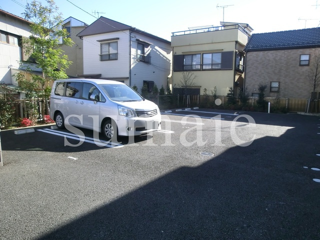 イーストエンジェル青山の駐車場|敷地内駐車場完備。（要確認）