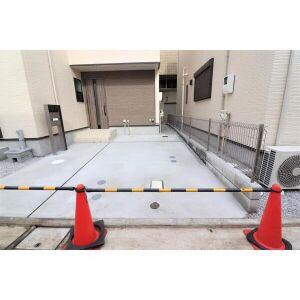 武蔵野市境南町３丁目戸建の駐車場
