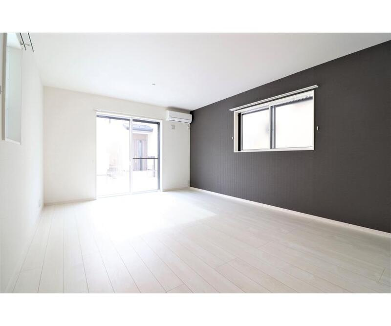 武蔵野市境南町３丁目戸建の居間・リビング