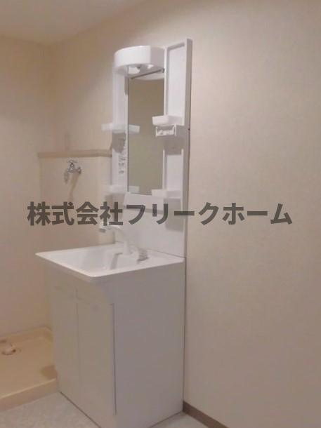 小金井市緑町１丁目の賃貸マンションの洗面所