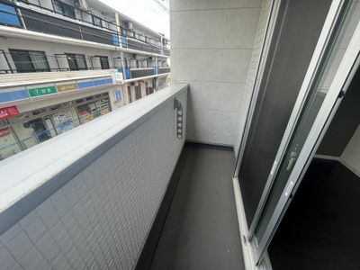 【バルコニー】 | リアコートJR淡路駅前 | バルコニーからの眺めを楽しみながら食事をしませんか