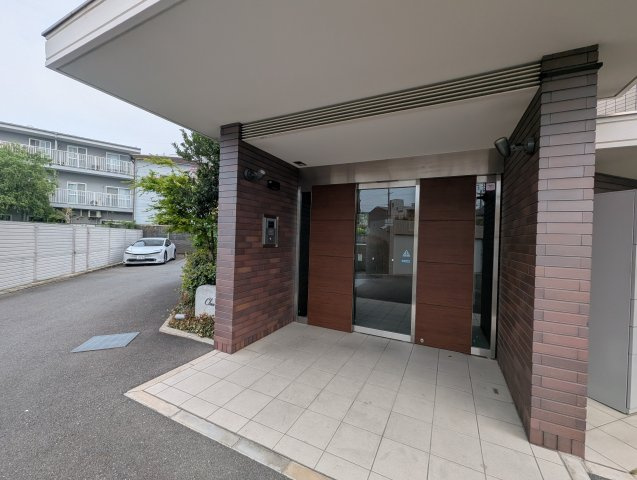 クランエシオのエントランス