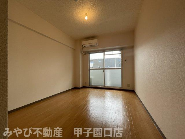 GranPino武庫川の居間・リビング