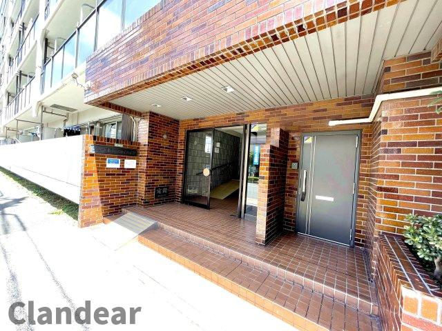 ニュー五反野スカイハイツのエントランス|ドキドキの新生活も、安心してスタート。ぴったりの住まいを見つけませんか？クランディアが一緒に住まい選びをサポートします‼　まずは、お気軽にお問合せください　＃クランディア
