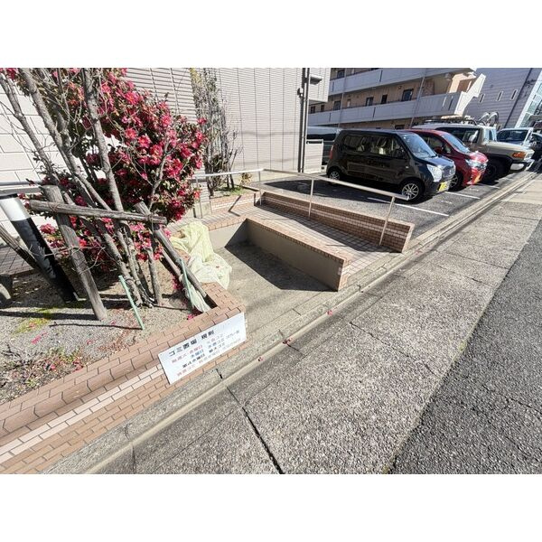 セピアハイツの駐車場