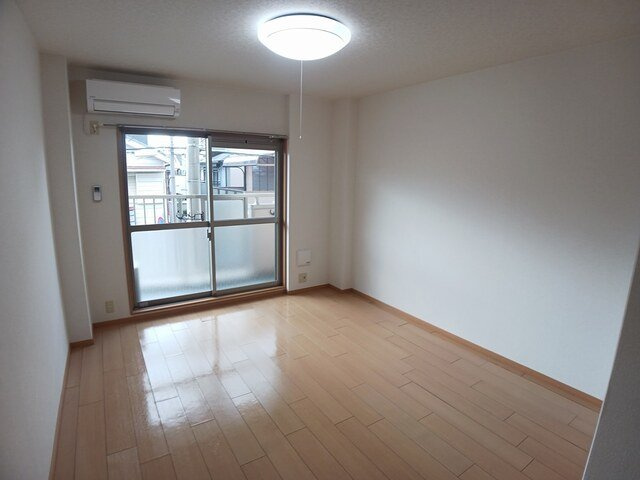 サニーパレスの居間・リビング