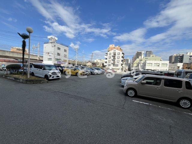 ユニハイム明石の駐車場