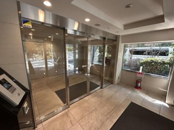 【エントランス】