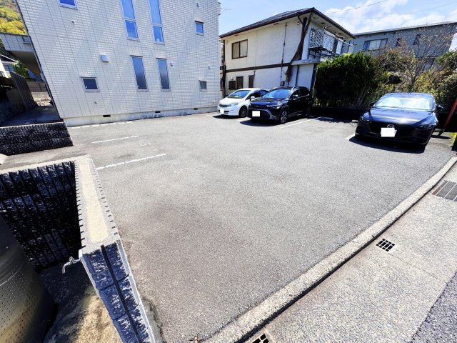 ヘーベルメゾン　レ・セーナの駐車場