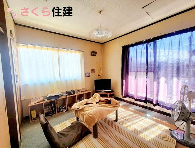 那須塩原市東原中古戸建の洋室