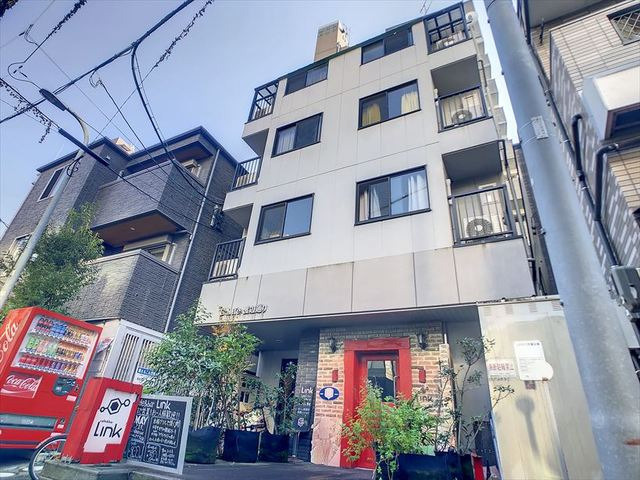 E-Life渡辺通りの外観