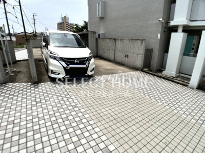 【駐車場】 | マストプラスⅠ | 駐車場があるので、車を買う予定の方も安心です