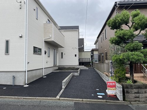 【駐車場】 | 【仲介手数料０円】海老名市国分寺台第17　新築一戸建て　2号棟　全2棟 | 2号棟　海老名市国分寺台第17　新築一戸建て　全2棟