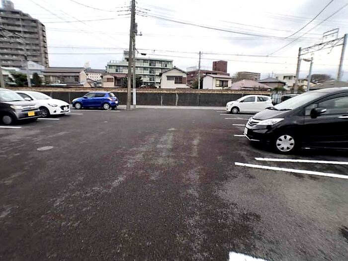 ソフィア南本町の駐車場