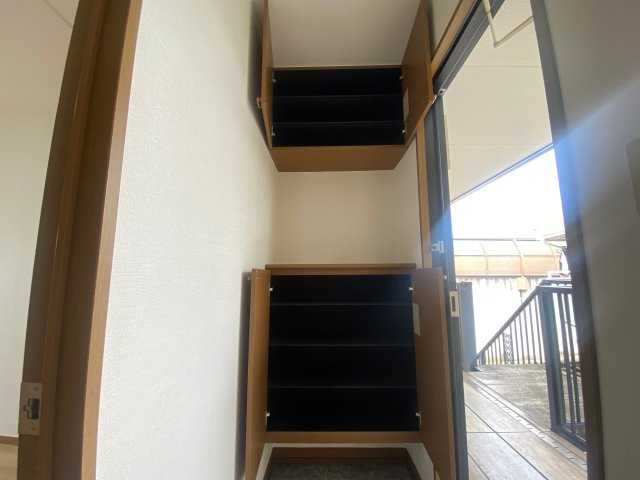 パールハイツ津田沼の玄関|シンプルで使いやすい玄関です