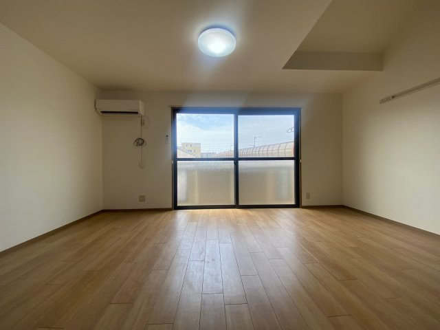 パールハイツ津田沼の居間・リビング|ゆったりとした居間です