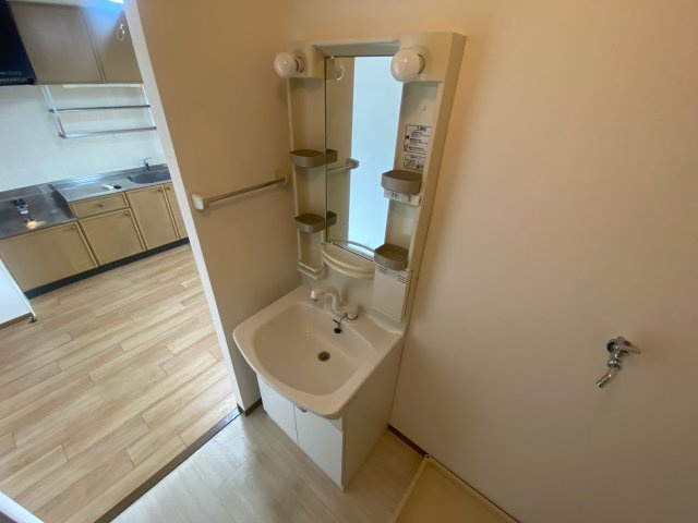 パールハイツ津田沼の洗面所|独立洗面台、朝の身支度には欠かせません