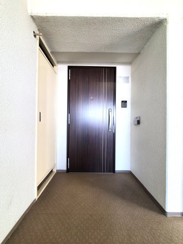 パークフィールドみさと3街区2号館の玄関|シンプルで使いやすい玄関です