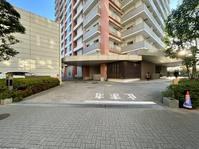 キャナルファーストタワーの駐車場|【敷地内駐車場】最新の空き状況や費用などの詳細は担当スタッフまでお問い合わせください。