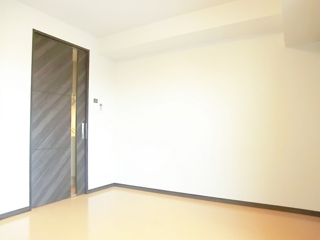 グラントゥルース王子の寝室|建具などもこだわりのお部屋