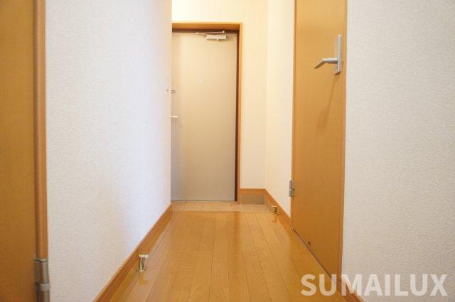 熊本市東区八反田１丁目の賃貸マンションの玄関