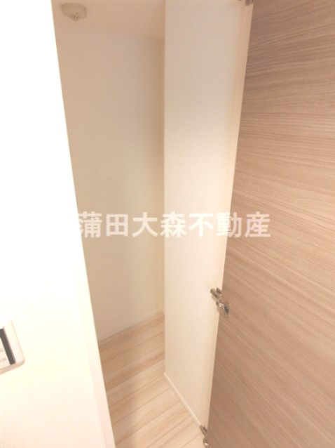 アイル グランデ南大井の収納|廊下の収納　長いものがしまえます！
