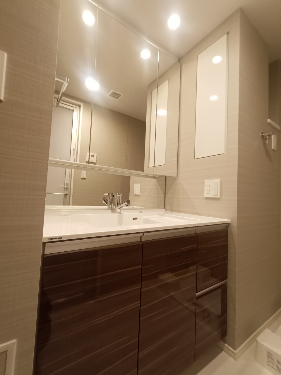 【独立洗面台】