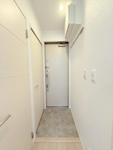 リヴィエール　下井草の玄関