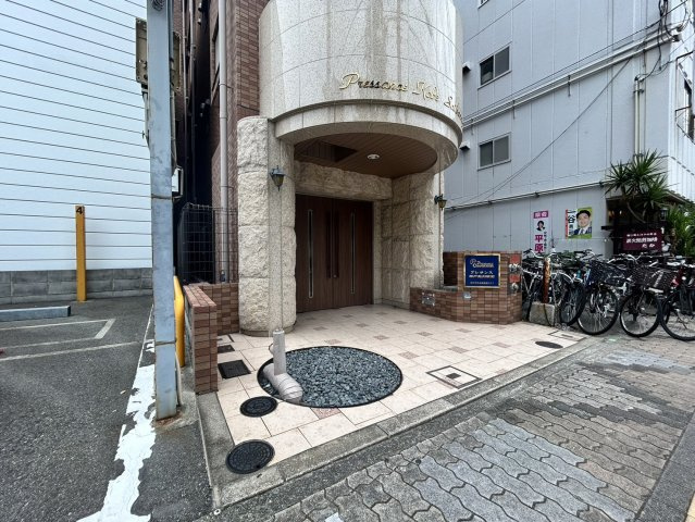 【エントランス】プレサンス神戸裁判所前