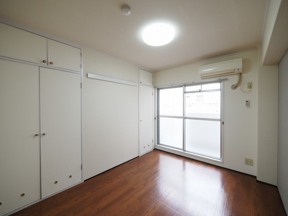 大阪市北区中崎西４丁目の賃貸マンションの居間・リビング